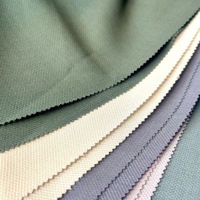 Polyester tissé 100% polyester vêtements pour femmes Largeur 59