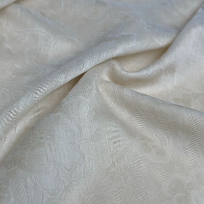 Tissu de laine de jacquard résistant aux taches pour la robe Tissu brodé dimensionnel Largeur 57/58
