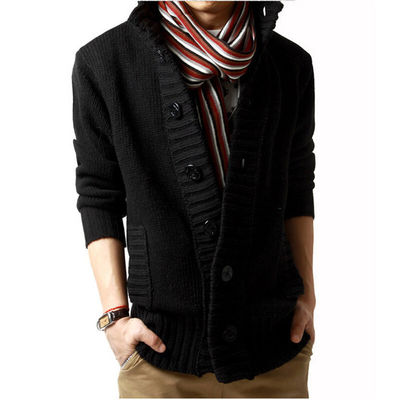 Sweat à col pour hommes d'automne-hiver avec aiguille épaisse et boucle à poitrine unique
