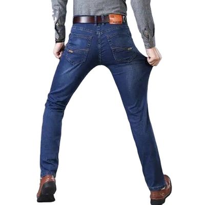 Jeans légers de taille moyenne type homme d'été mince et droit