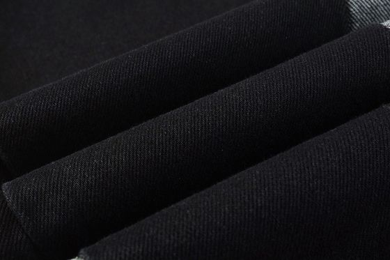 Pantalon d'homme déchiré en denim avec finition mince et déchirée