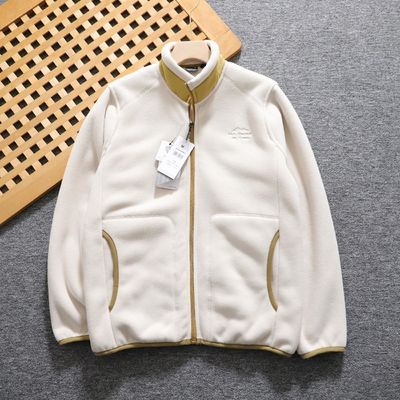 Vêtement de laine polaire brodée Unisexe épaissie col chaud collier homme veste manteaux tricotés